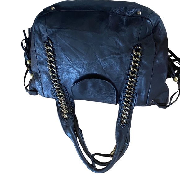 NAN black shoulder bag. Very roomy to hold a lot all hardware in good shape - Picture 13 of 16